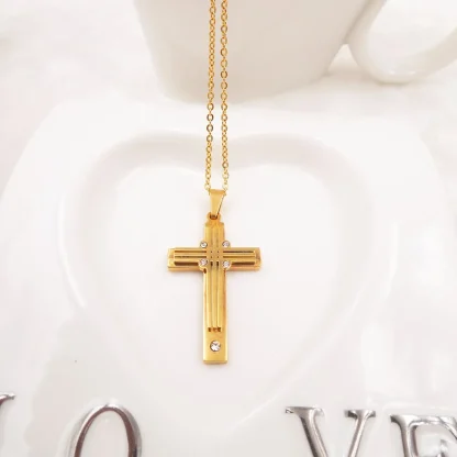 Luxury Pendant Cross Necklace - Image 4