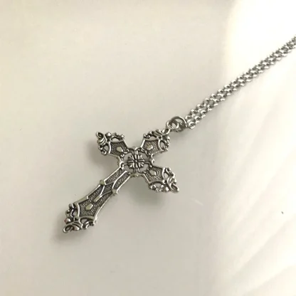 Goth Vintage-style Cross Necklace - Image 3